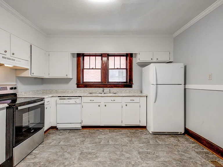 710 Forest Ave #1 — Photo 8