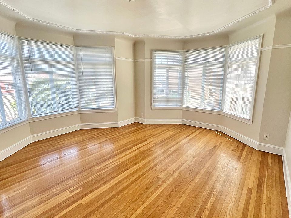 1st image of 950 Bay St APT 2