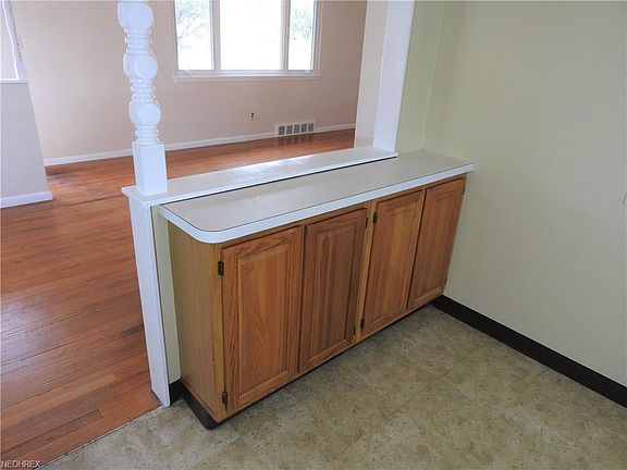 4th image of 6285 Zehman Dr