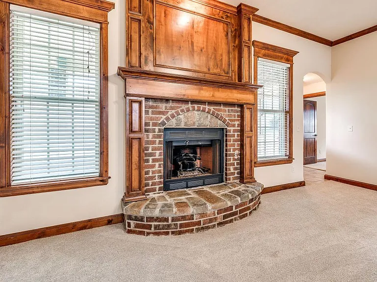 2121 Mill Creek Way — Photo 7
