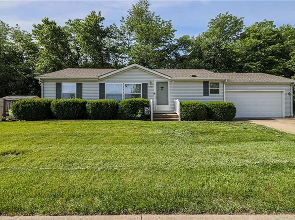 203 NE Cottonwood St, Oak Grove, MO 64075