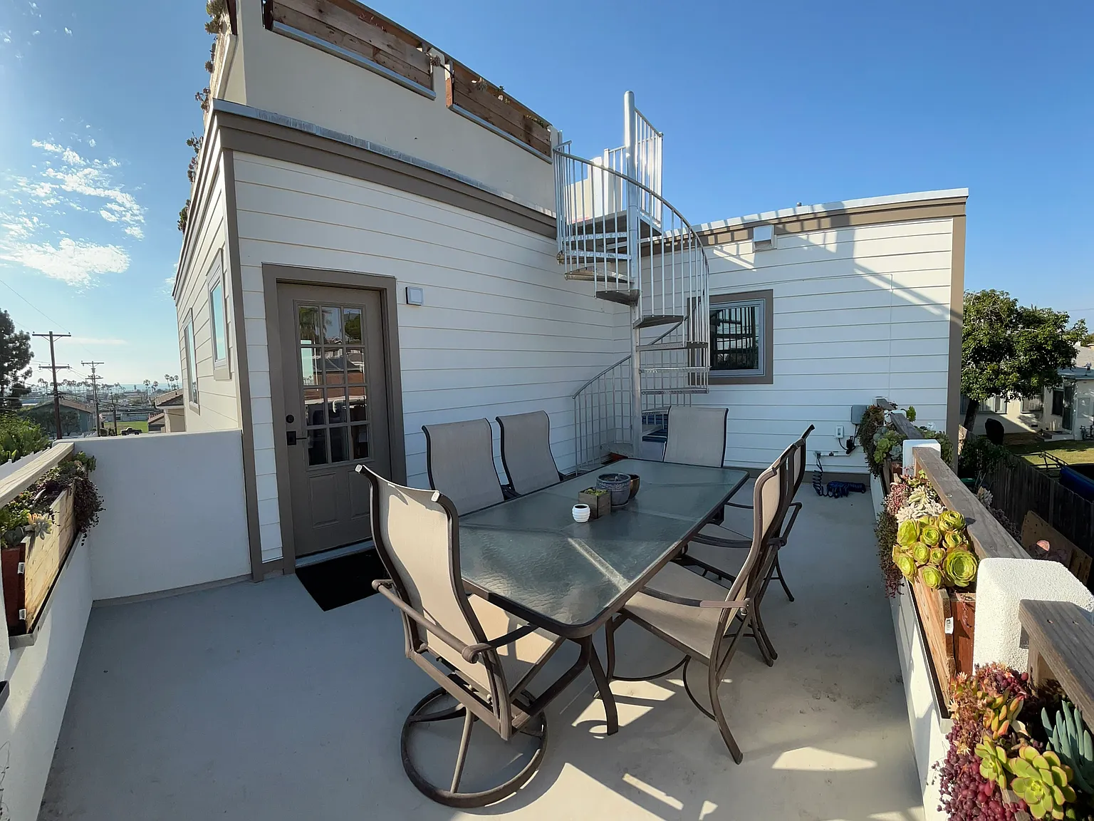 2 bed, 2500 sqft, $6,000 — Photo 4