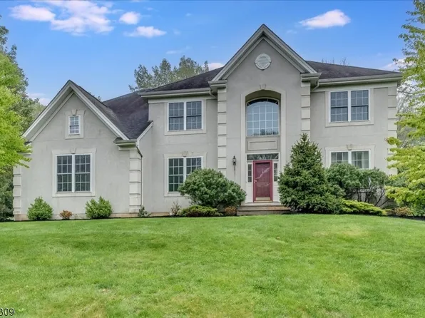 11 Shadow Hill Way, Washington Twp., NJ 07853