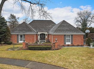 3040 Manor Dr, Northbrook, IL
