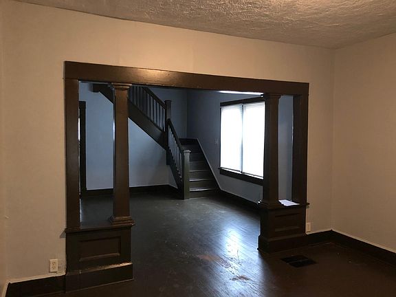 3rd image of 621 N Parker Ave