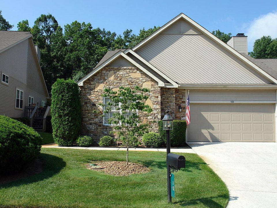 1st image of 10 Brompton Ct
