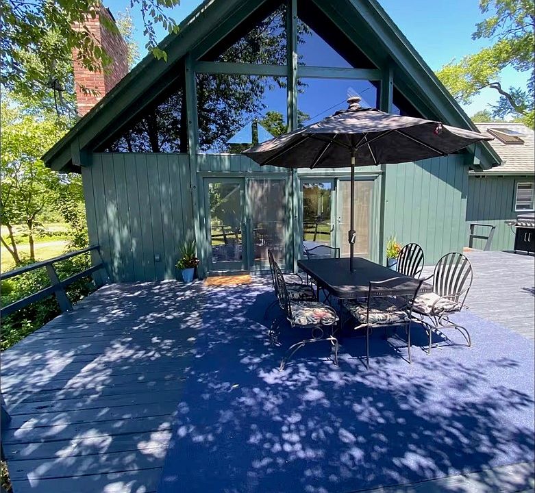 1st image of 436 Lougheed Rd