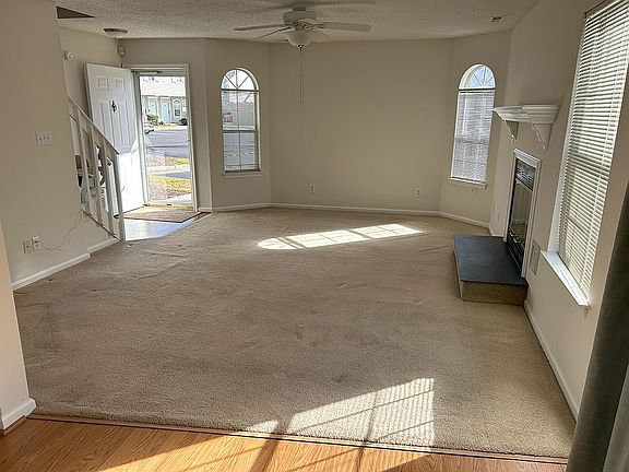 3rd image of 1605 Aston Ln