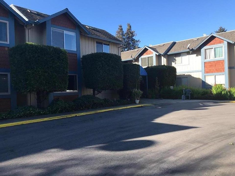 1st image of 221 Vista Prieta Ct