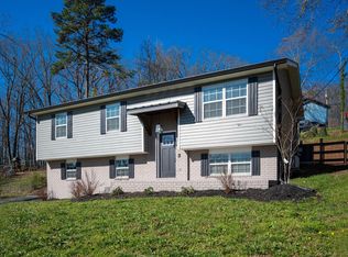 56 Sycamore Ln, Chickamauga, GA 30707