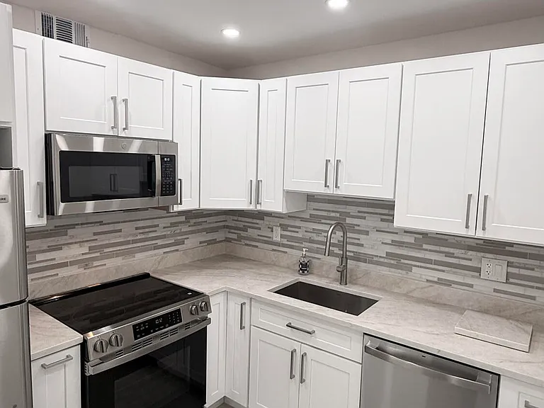 6505 Winfield Blvd — Photo 3
