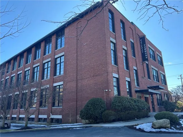 685 Social St APT 307, Woonsocket, RI 02895