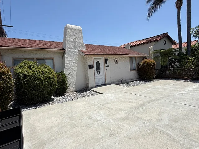 418 S Clark Dr — Photo 8