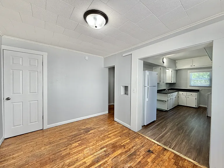 330 Lincoln St #1 — Photo 3
