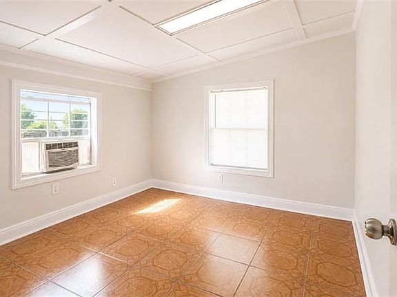 4th image of 429 E Butterfly Cir