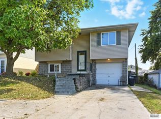 4547 Weir St, Omaha, NE 68117