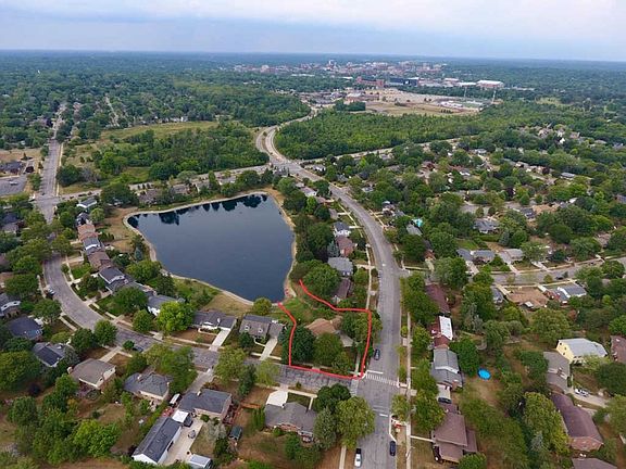 3rd image of 2195 Greenview Dr