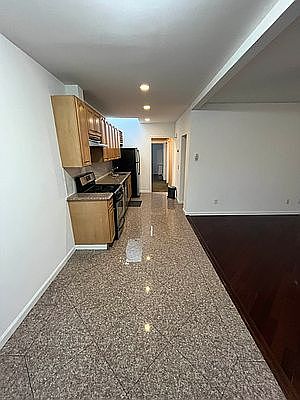 3rd image of 58-23 60th Ln #2L