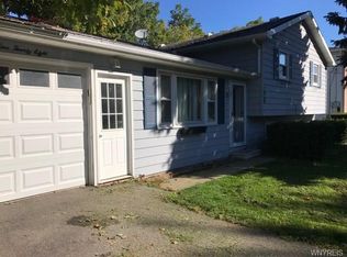 6928 Joanne Cir N, Niagara Falls, NY 14304
