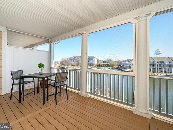 5th image of 202 Muir St
