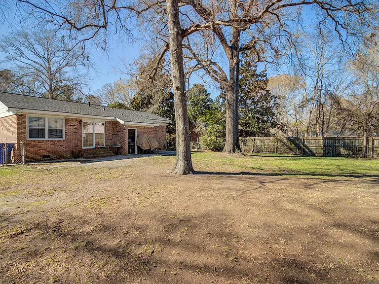 8734 Auburn Dr — Photo 2