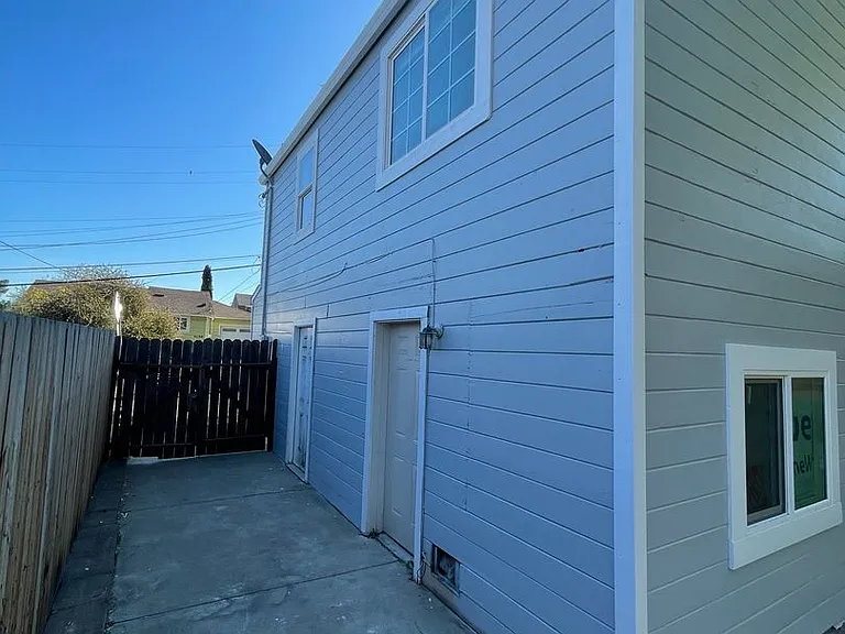 4033 La Colina Rd — Photo 3
