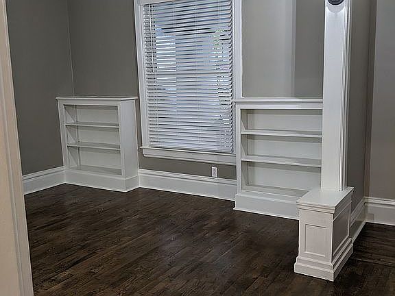 Living Room 12' x 15 '