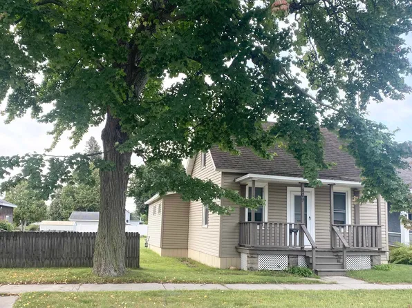 809 Parnell St, Marinette, WI 54143