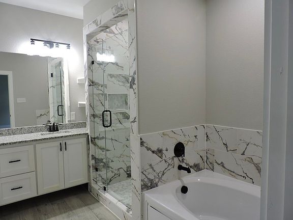 3rd image of 210 Holiday Dr