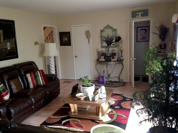 4th image of 9617 Asbury Ct
