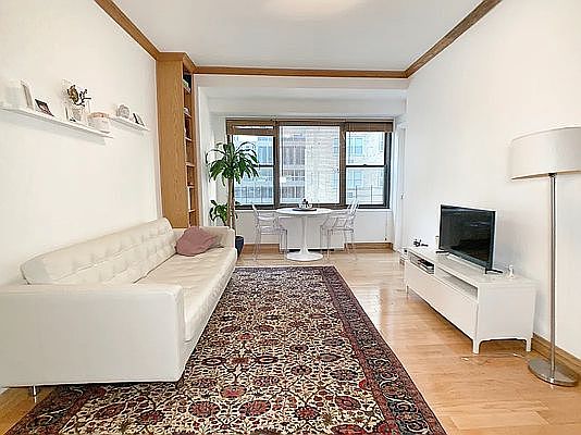 1st image of 35 E 38th St APT 10A