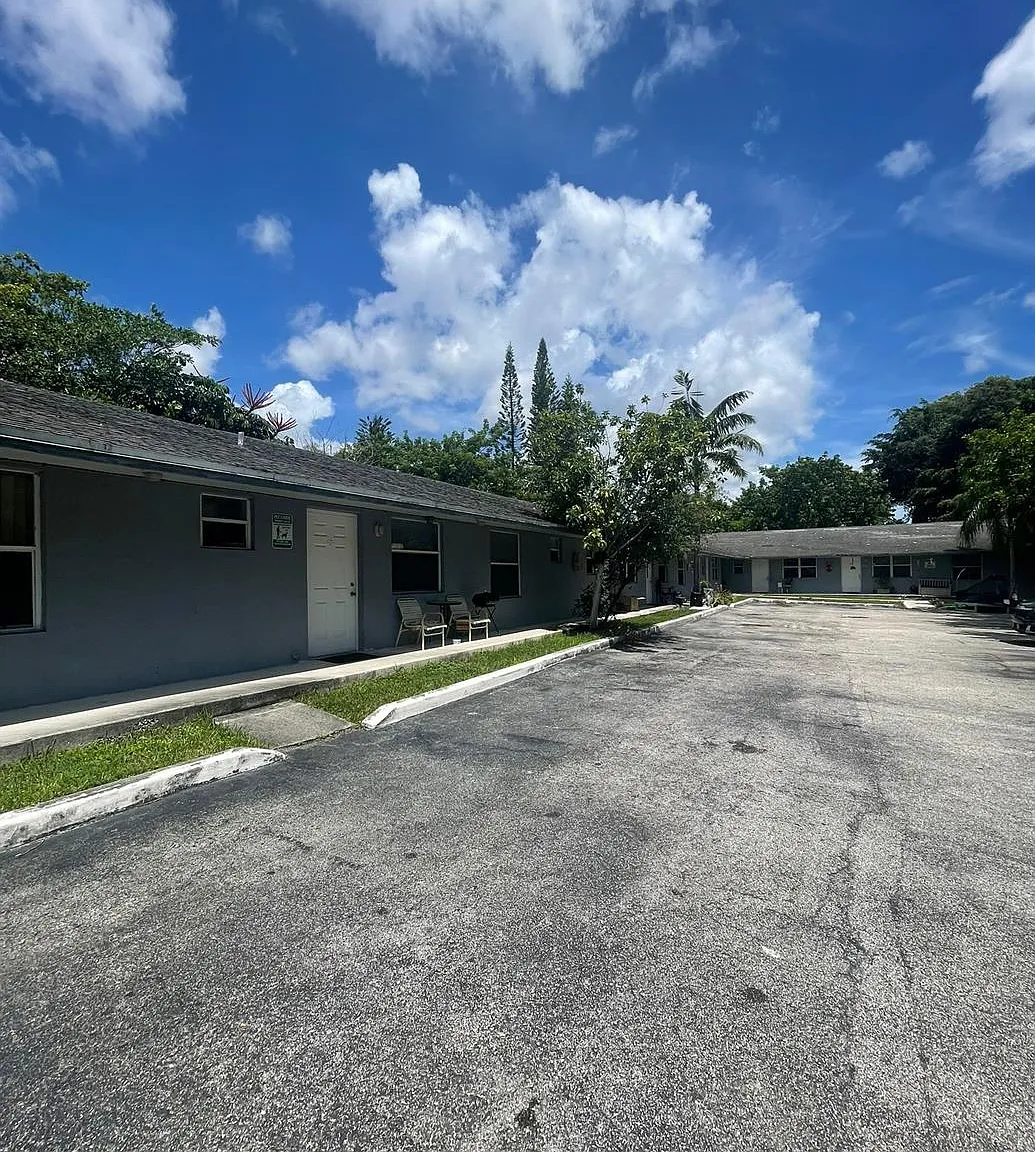 2435 Pierce LLC — Photo 1