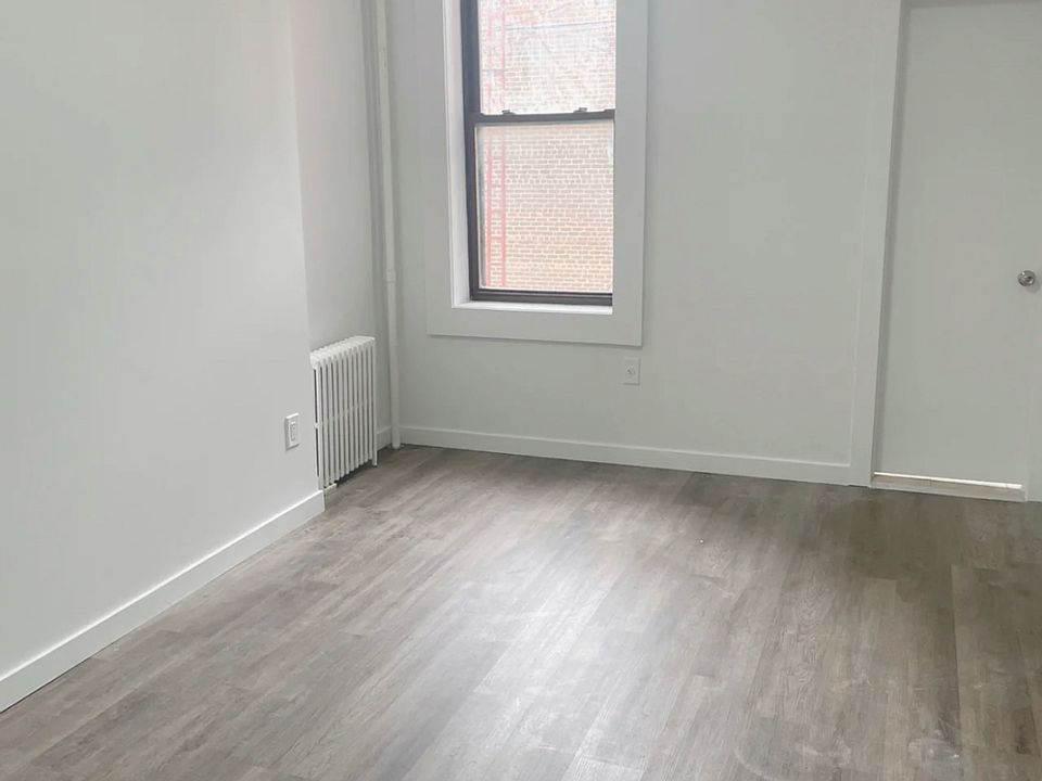 2nd image of 11-29 47th Ave #3-R