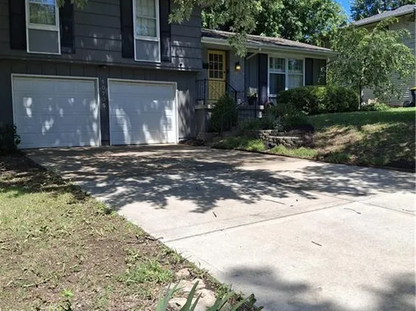 10705 Walrond Ave, Kansas City, MO 64137