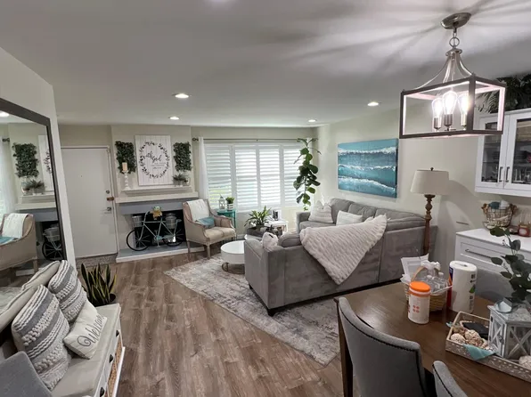 101 W Riverdale Ave Unit 44, Orange, CA 92865