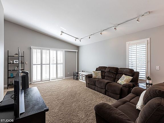 3rd image of 8953 Clearview Dr