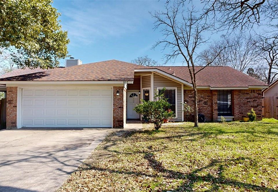 1st image of 812 Val Verde Dr