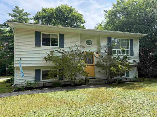 1380 Lake Rd, Shelburne, NS B0T 1W0