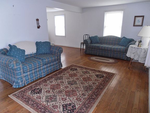 2nd image of 310 Wildwood Dr