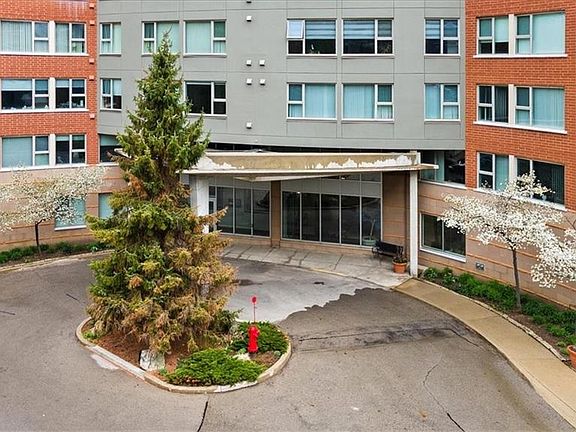 3rd image of 77 Governors Rd #602