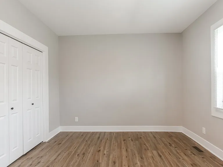 513074_023_bedroom_12972746.jpg