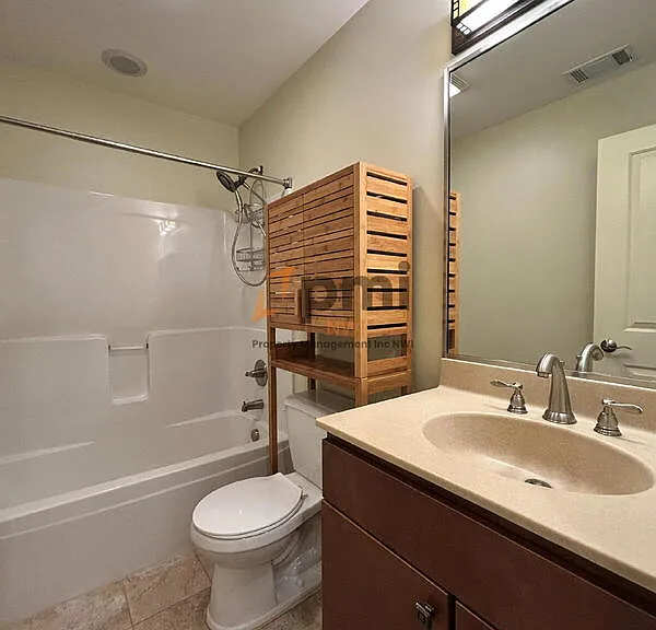 827 Veterans Ln — Photo 9