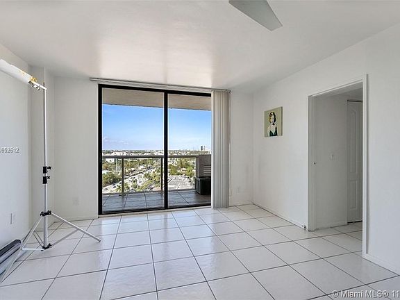 4th image of 13499 Biscayne Blvd APT 1613
