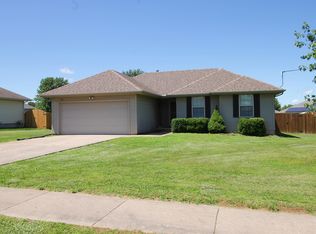 102 W Willowridge Ln, Willard, MO 65781