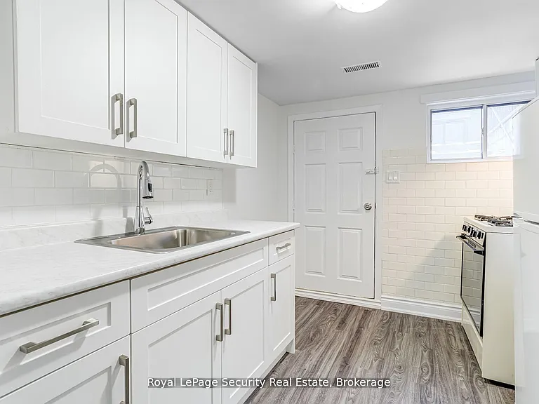706 Gladstone Ave #LOWER — Photo 7