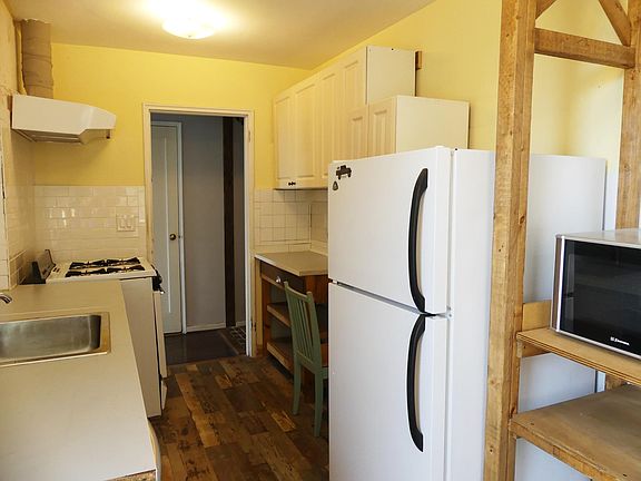 5th image of 237 N Broadway APT 6E