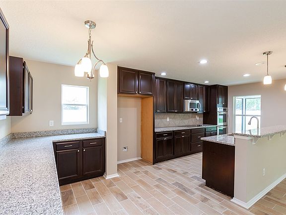 5th image of 193 Terracina Dr