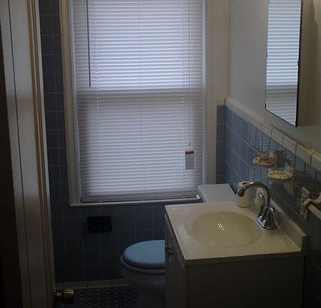 bathroom2