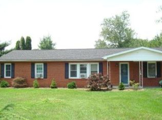 2090 Menelaus Rd, Berea, KY 40403