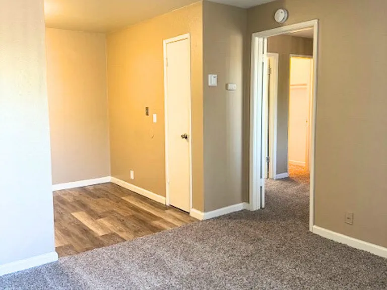2433 Country Club Blvd — Photo 3